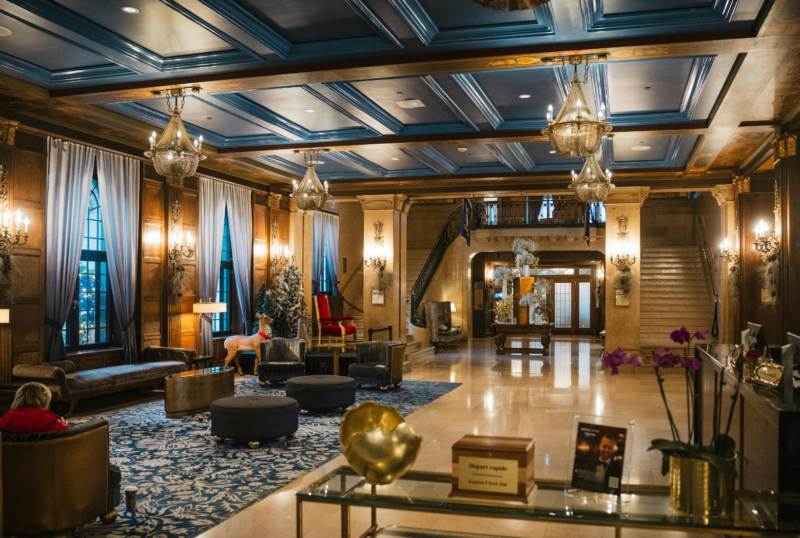 Hotel & Leisure
